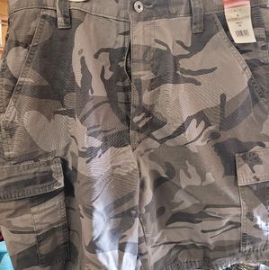 Mens Wrangler camo shorts
